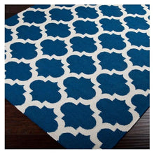 Load image into Gallery viewer, 5&#39; x 8&#39; Flat Woven Wool Area Rug Handmade Blue White Trellis Pattern