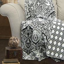 Load image into Gallery viewer, Queen size 3-Piece Quilt Set 100-Percent Cotton in Black White Damask