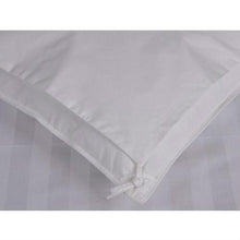 Load image into Gallery viewer, Queen size Hypoallergenic Down Alternative Comforter in White