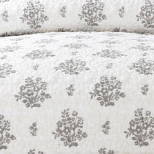 Load image into Gallery viewer, Full - Queen 4-Piece Reversible Grey White Cotton Quilt Set with Decorative Pillow and 2 Shams