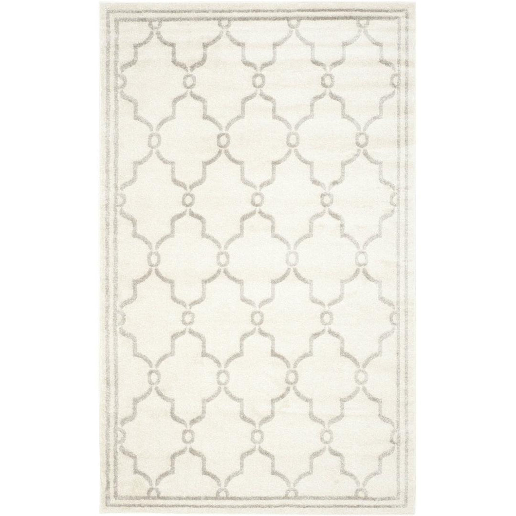 8' x 10' Indoor-Outdoor Area Rug in Ivory and Light Gray