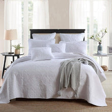 Load image into Gallery viewer, King size White 3-Piece Quilt Bedspread Set 100-Percent Cotton Floral Medallion Pattern