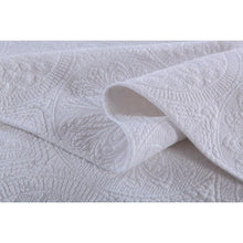 Load image into Gallery viewer, King size White 3-Piece Quilt Bedspread Set 100-Percent Cotton Floral Medallion Pattern