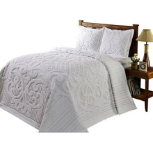 Load image into Gallery viewer, Queen size 100-Percent Cotton Chenille Bedspread in White